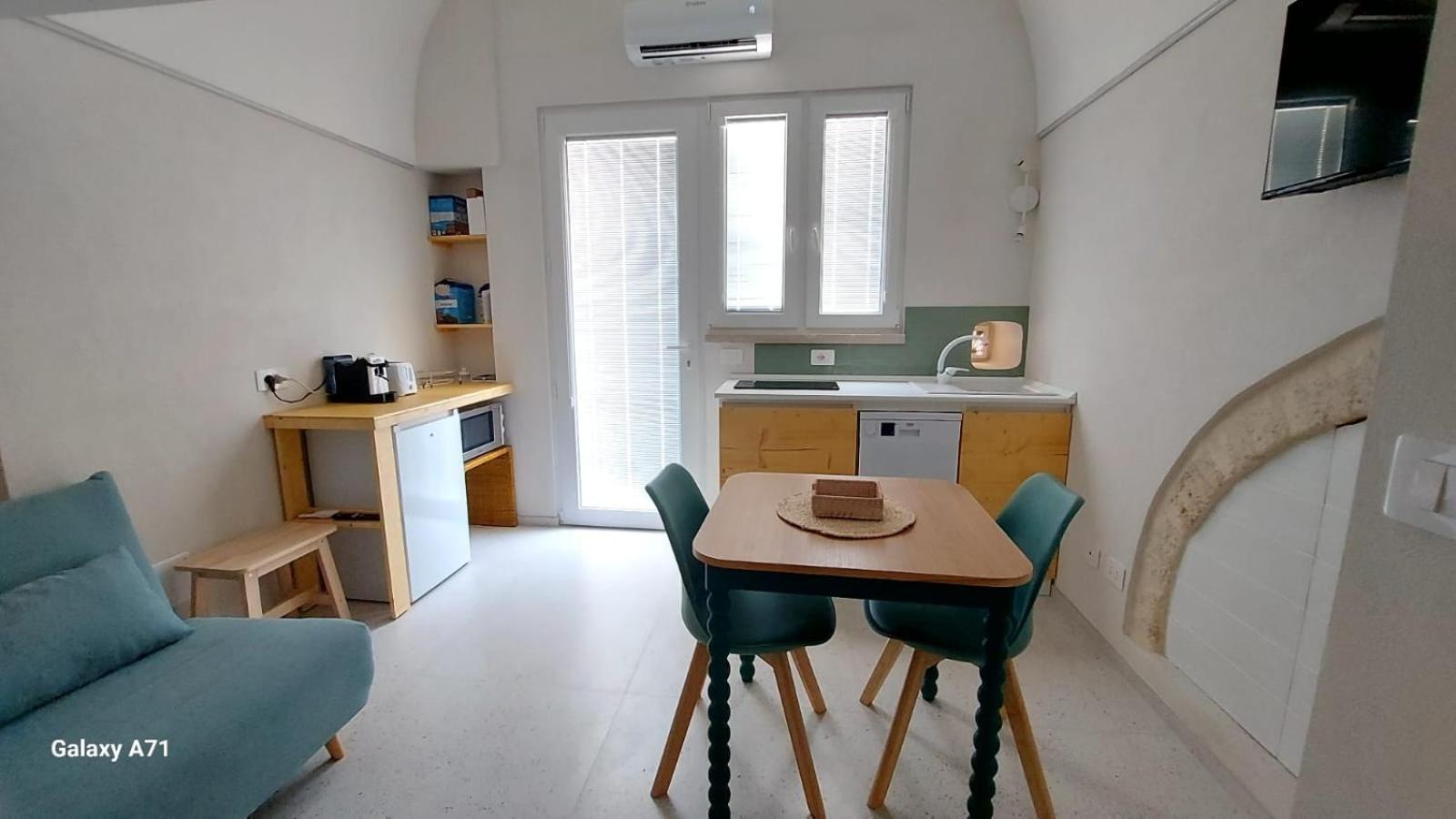 Mandorleolio Versomare Holiday home *